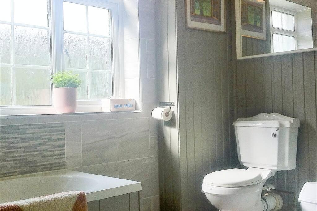 Charming Cottage Within Farmhouse Монмаут Екстериор снимка